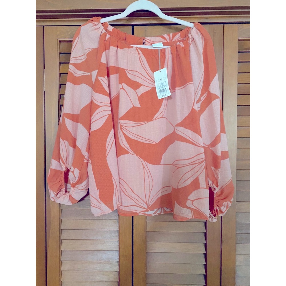A New Day Beautiful Top XL, wore it once .